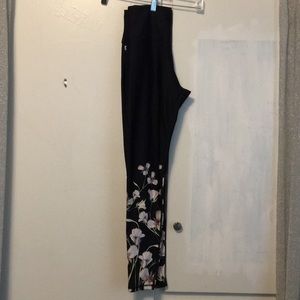 Long leggings floral print on black